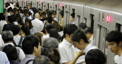 東京五輪まで1年なのに具体策が見えない「鉄道大混雑」の不安