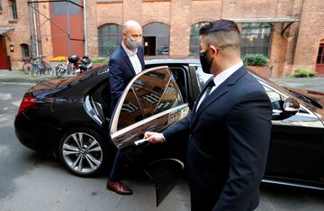 独高級配車サービス、NYでウーバー・リフトに挑む