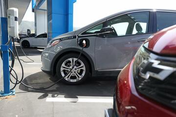 GM、EV電池を中国から輸入へ　高関税でも