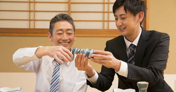 飲み会で若手にウザがられない「上司の心得」