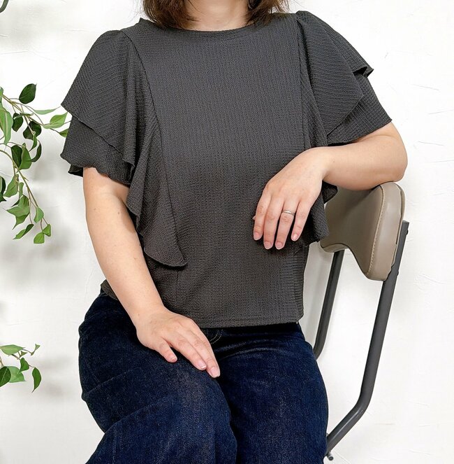 魔法みたいじゃん！【しまむら】の「華やかトップス」→腕がめっちゃ細見えするの…！《購入レビュー》