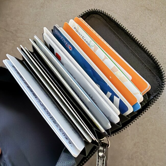 【しまむら】小銭とカードがたっぷり入って感動！1639円の「ガバッとひらくミニ財布」お会計がスムーズになった！《購入レビュー》