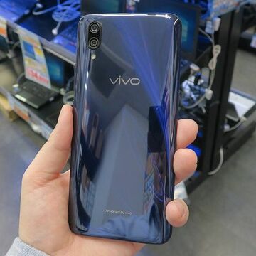 極小水滴型ノッチ！ スリム6.4型スマホ「Vivo X23」