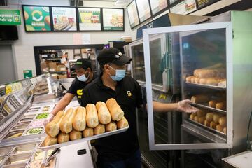 米国の賃上げ加速、来年は金融危機以来の大幅増に＝調査
