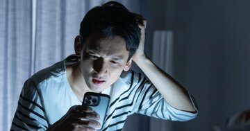 深夜に仕事のメールを送るのはマナー違反!上司にどう言えば“罪深さ”を自覚してもらえる?