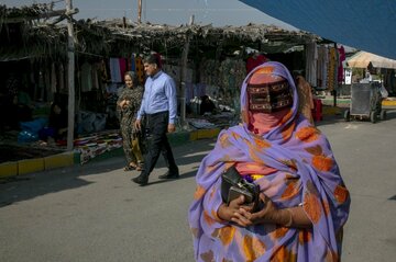 イラン原油マネー復活へ、市民への恩恵は遠く