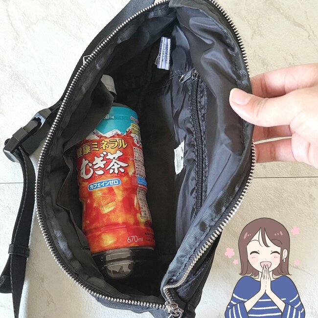 「2色購入しました」「意外とモノが入る！」ニコアンドの“ポケットたくさんバッグ”コンパクトなのに収納力すごい！「サイズ感、色、素材、形全部よかった」