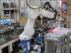 人にも優しい“魅せる工場”を目指し生産現場のスマート化を推進