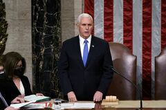 【社説】ペンス前副大統領への奇妙な称賛