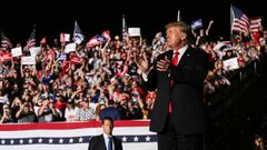 トランプ氏SNS追放から1年、双方に恩恵のわけ