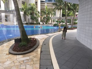 プール付きシンガポールのコンドミニアム