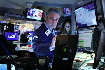 NYダウが弱気相場入り、S&P500も年初来安値