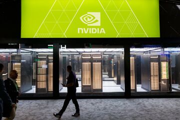 米株式の最高値更新は特殊要因頼み