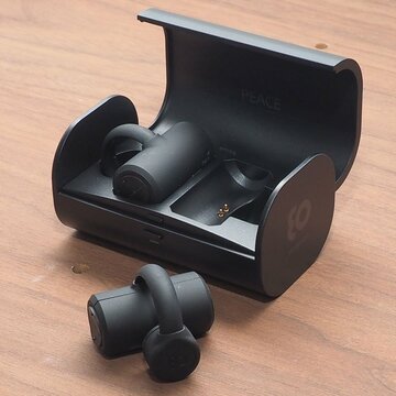 世界初、骨伝導で完全ワイヤレス、ウェブ会議でも重宝する「PEACE TW-1」