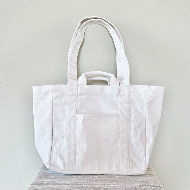 「こんなお安くていいんですか」「2色購入しました」3COINSの“大容量トートバッグ”コスパの良さに驚き！「あっという間に在庫切れになりそう」