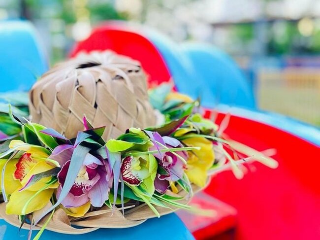 ハワイではさまざまなシーンで贈りあう花飾り「レイ」