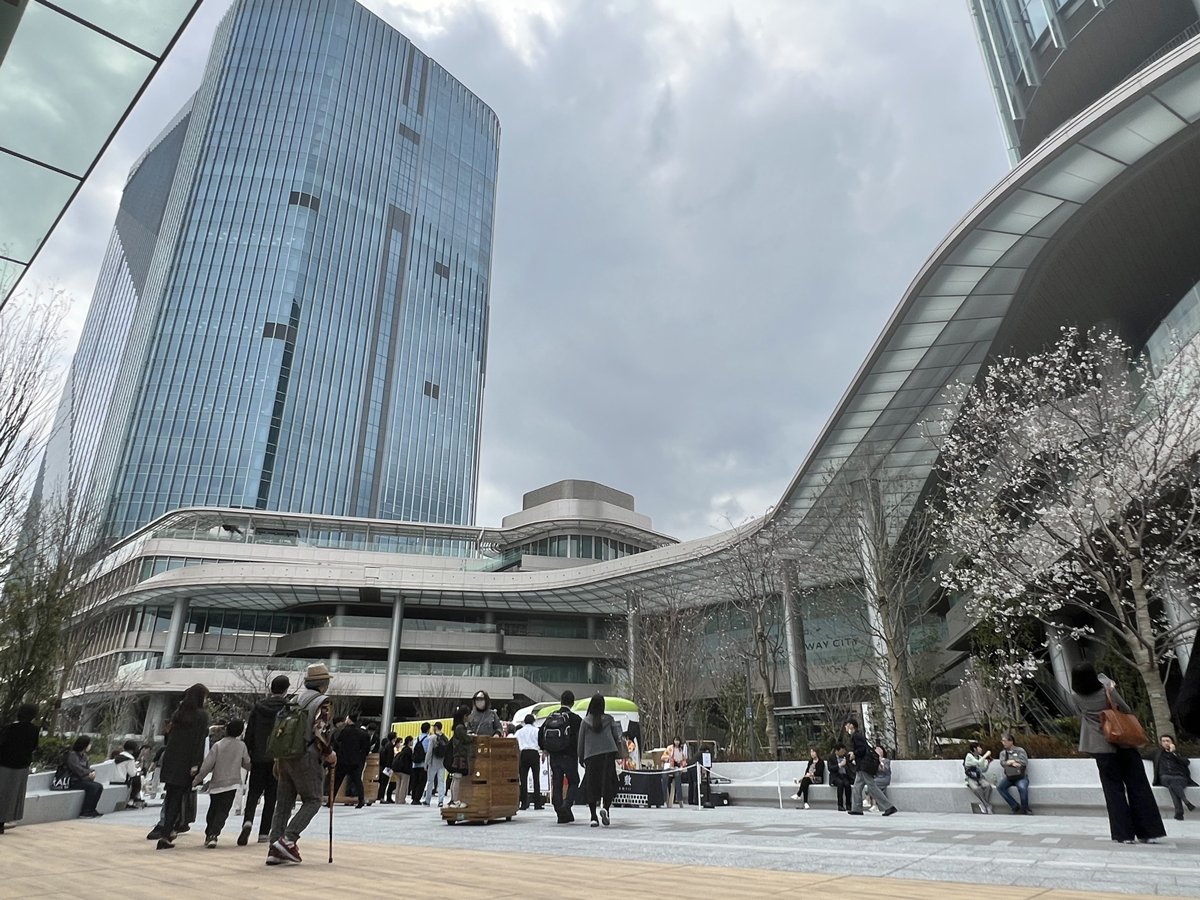 高輪ゲートウェイシティの駅前広場「Gateway Park」
