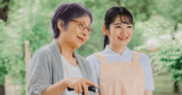なぜ「おばあちゃん」は髪を紫色に染めるのか？→現役美容師の考察が目からウロコだった！