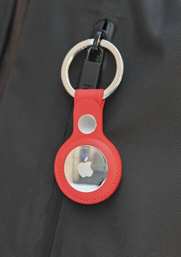 アップルの「AirTag」 追跡から身を守るには