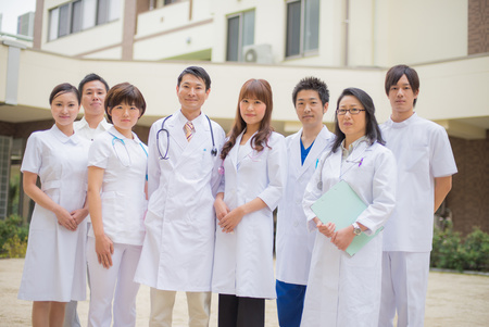 慶應大と千葉大の医学部で悩んでいます。<br />卒業後の可能性や収入は大きく違いますか？