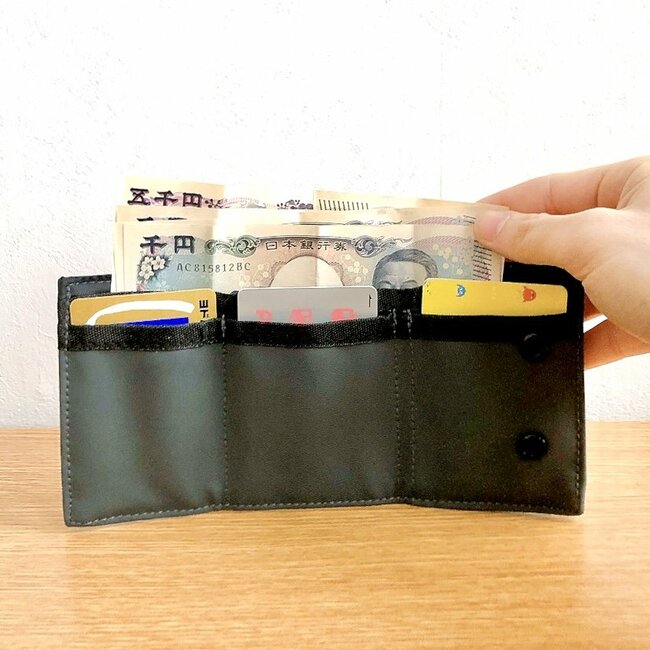 カードや診察券が11枚入った!アフタヌーンティーの「レトロかわいいカードケース」ガバッと開くし、ミニ財布にもなって優秀~!