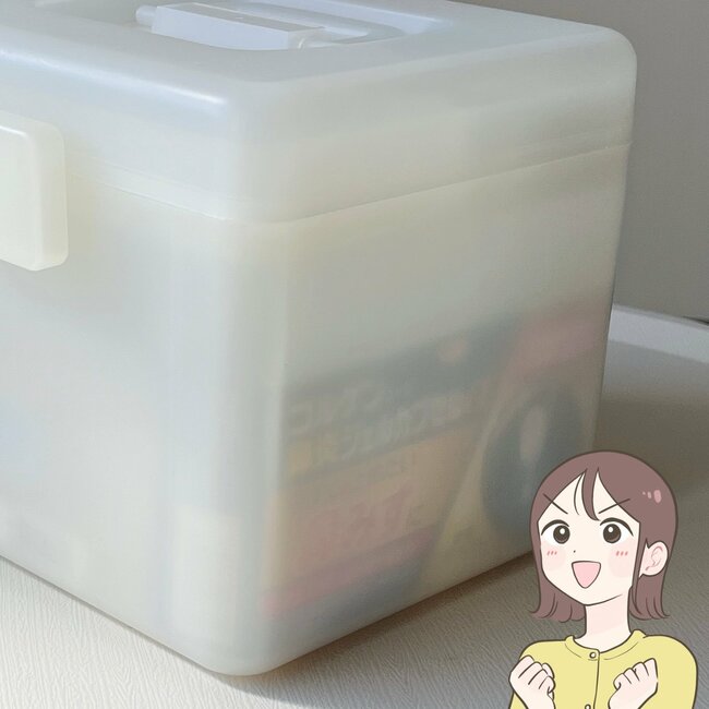 薬がたっぷり入って便利！3COINSの“オシャレ大容量ボックス”何個も欲しくなる優秀さです！「透け感がカワイイ」「たくさん入ります」