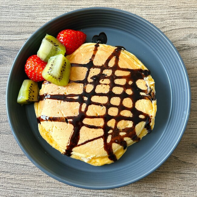 待って、220円に見えないよ…！ダイソーで見つけた「IKEAにありそうな食器」北欧風がオシャレで、何をのせてもカフェっぽくなる！