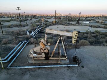 トランプ氏、石油備蓄「満タン」の約束も補充急がず