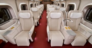 「貨物新幹線」検討でグランクラスはどうなる?値上げ&サービス改悪で「廃止」懸念する声も