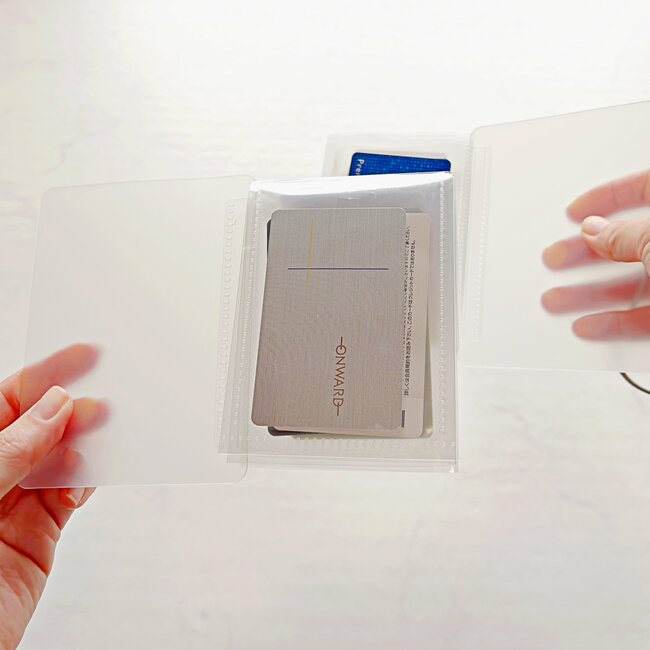 お薬が15日分入った!無印良品の“天才が考えた収納グッズ”使い道が無限大すぎる!「診察券の整理に家族分購入」「見やすいし探しやすい」