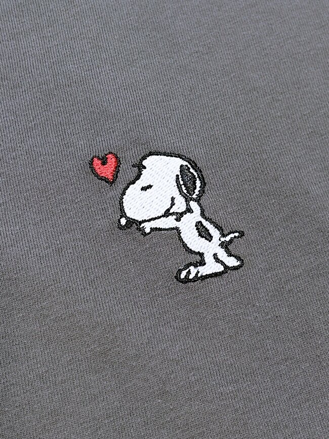 「どの世代が着てもかわいい」ハニーズの“大人もときめくスヌーピーTシャツ”着るたびに癒されます！「買ってよかった」「リピします」