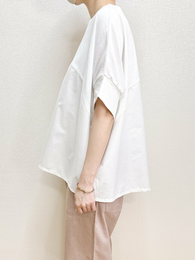 【しまむら】すぽんと着るだけでカワイイ！1089円の「着痩せトップス」360度どこから見てもサマになる…！