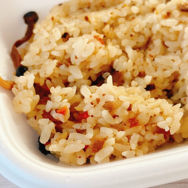 「いくらなんでもウマすぎる」ほっともっとの“よくばり弁当”主役級のおかずが勢揃いなの！「カニの風味が濃い！」「想像以上においしくて感動」