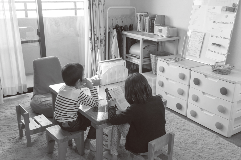 小3と小1でもできる!<br />「英語レッスン丸ごと復習劇」&<br />「どこでもホワイトボード」