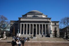 米留学ビザに新たな規定、大学側にジレンマ