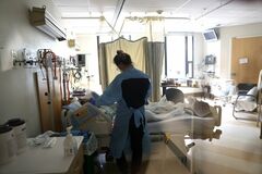 米コロナ死者数、1日2100人超　約1年ぶり高水準