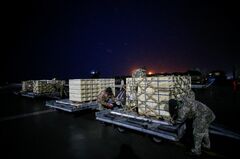 ウクライナへの武器供与、空前の大規模作戦に