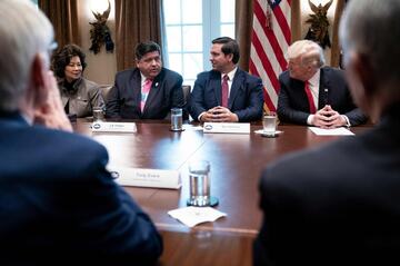 トランプ氏とイリノイ州知事、長年の険悪な関係さらに悪化