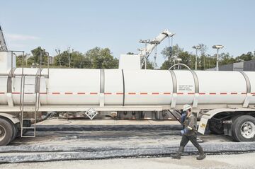 反騰続く天然ガス、慎重姿勢崩さぬ生産会社