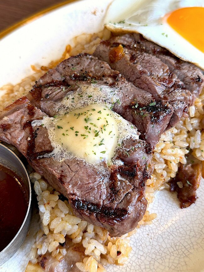 何でこんなにウマいの…？ロイヤルホストの“平日限定よくばりランチ”満足感がえげつない！《実食レビュー》