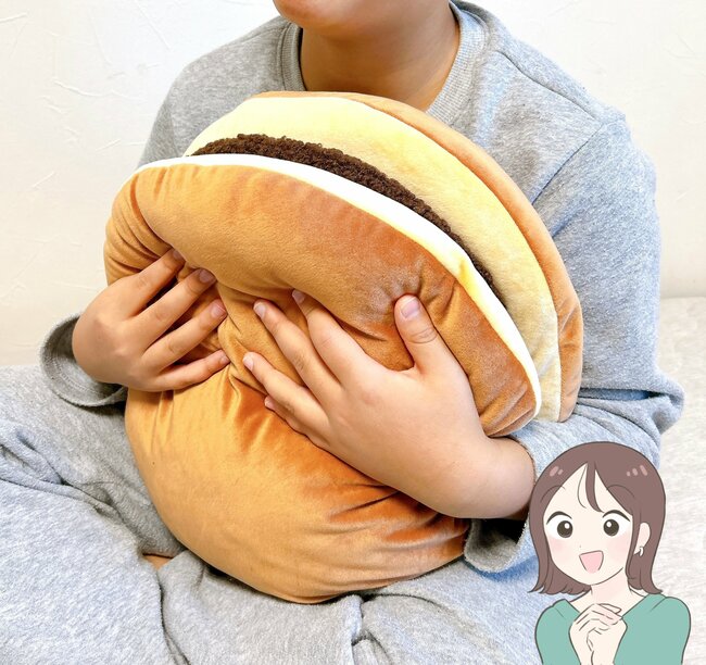 ニトリさん、またやってくれたな!モッチモチの「どらやきクッション」が衝撃的すぎる…!