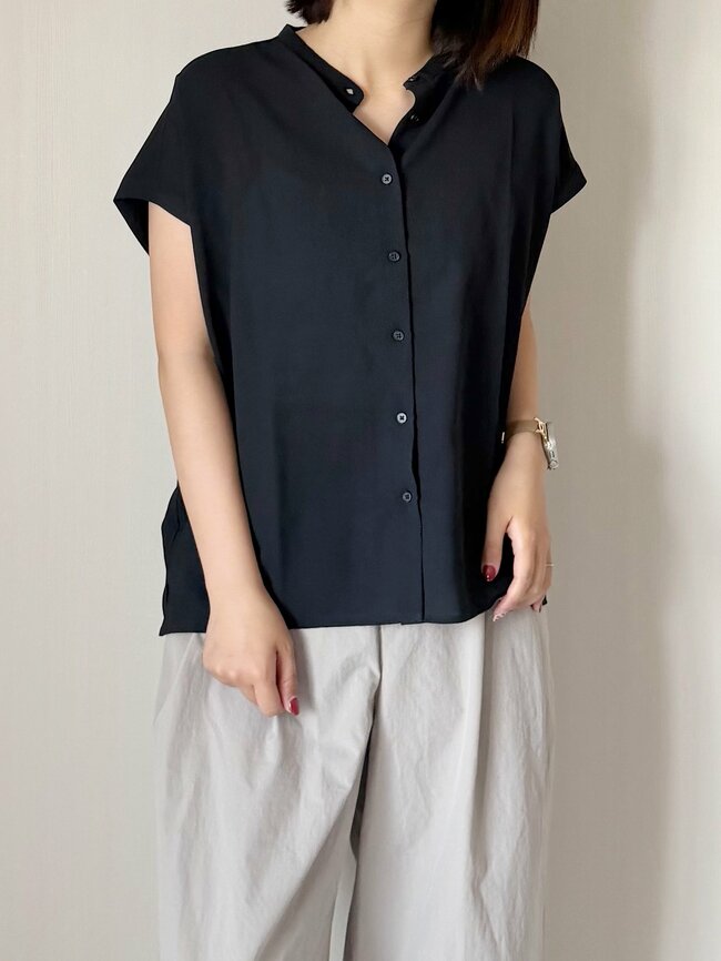 「とにかく涼しくてオススメ」無印良品の“風を通すトップス”が夏コーデの一軍入り！「スカートでもパンツでも合います」「色違いで2枚目の購入」《購入レビュー》