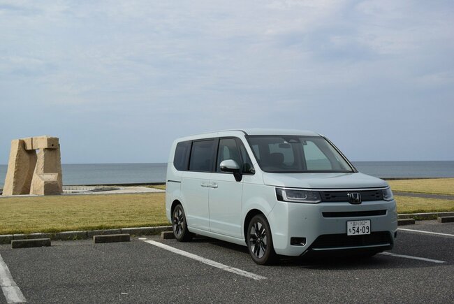 ステップワゴンe:HEV AIRフロントビュー