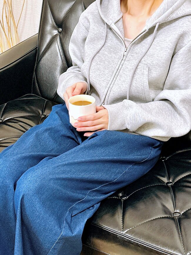 どの角度から見てもシルエットがきれい！しまむらの「脚が長く見えるパンツ」着回し力もバツグンなんです！