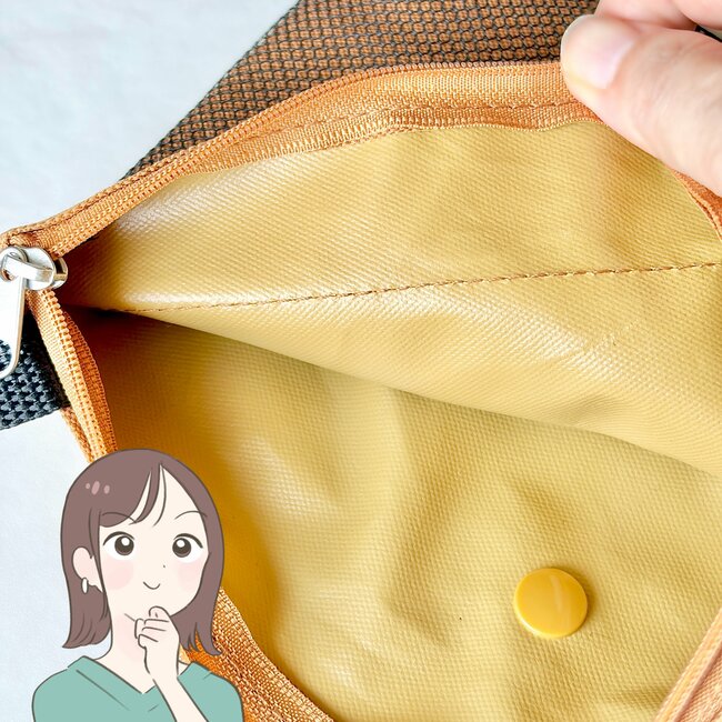 おくすり手帳や処方薬がすっぽり入る！ワークマンの“499円ミニバッグ”便利すぎて3色まとめ買いした！「安くて使い勝手がいい」「外出時に活躍しています」《購入レビュー》