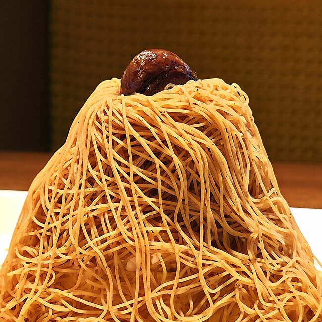 こりゃ毎週通いたくなるわ…！むさしの森珈琲の「鬼盛りスイーツ」ボリューム凄くて笑っちゃう！《実食レビュー》