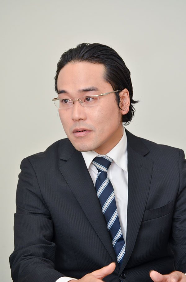 スタートアップが成長する過程で、ゼロイチの起業家は、事業家、経営者へと自己変革する必要がある