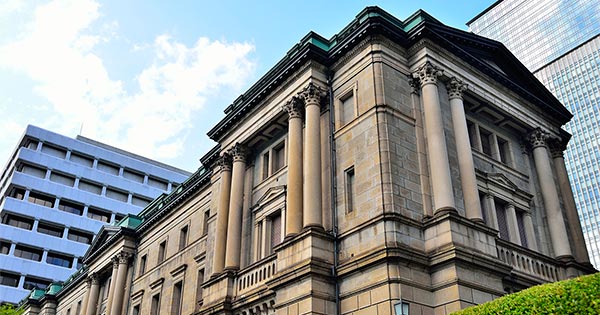 日銀は追加緩和ではなく「2%目標」の修正を考える時期です。
