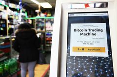 ビットコイン決済、勢いに乗れないのはなぜか