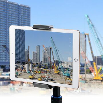 三脚にも取り付けられるアルミ製スマホ・タブレットホルダー